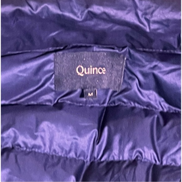 Quince Lightweight Down Packable Puffer Vest Navy size Medium - Picture 3 of 7